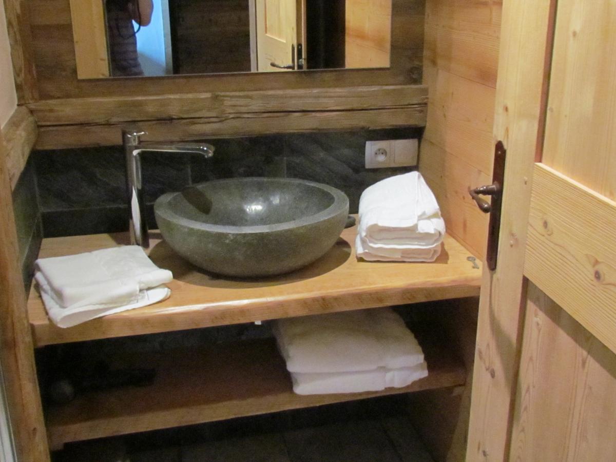 レ・ジェ Chez La Fine Bed & Breakfast エクステリア 写真